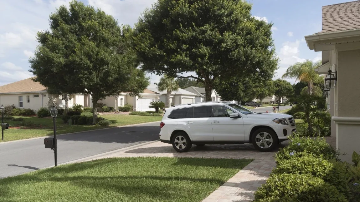Risks of Parking Your Car in the Driveway