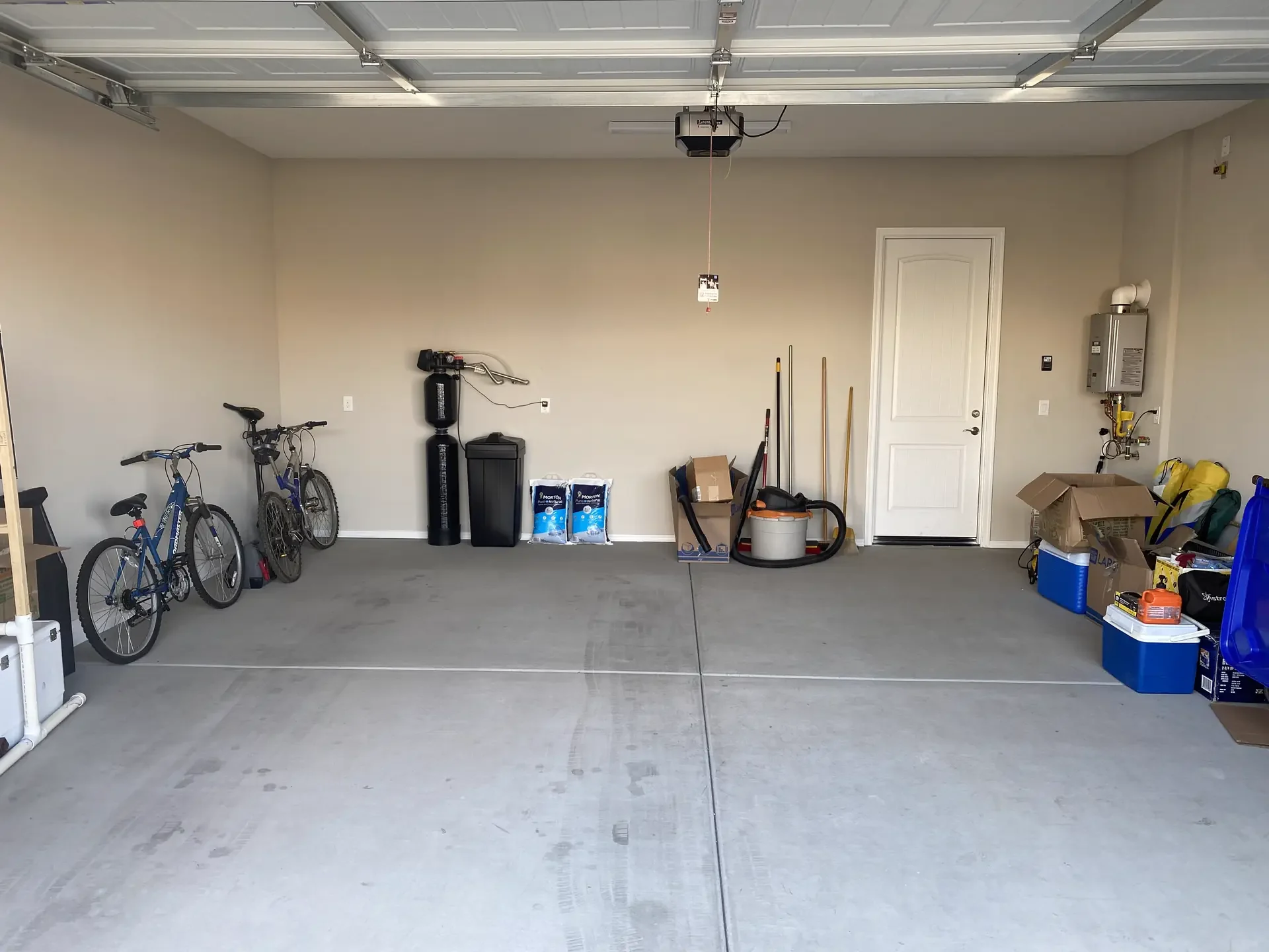 Florence Garage Upgrade: Dual Space, Smart Storage