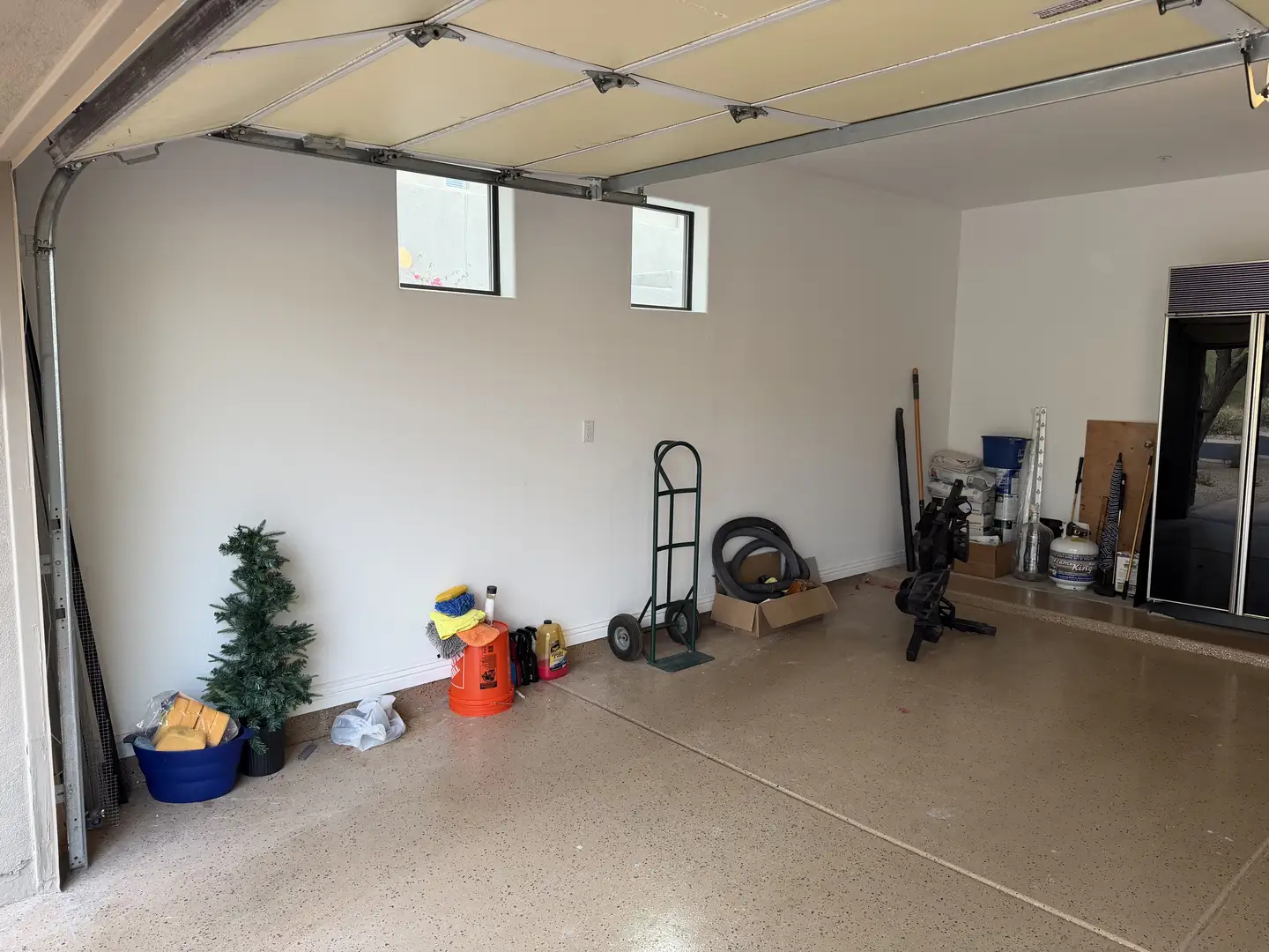 Fountain Hills Garage: Dual Space Organization & Man Cave