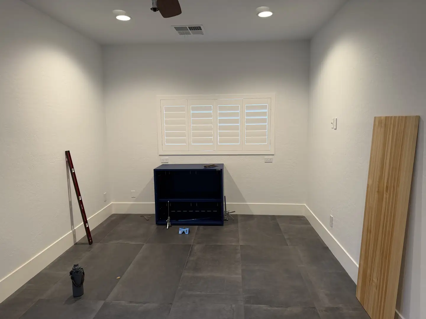 Fountain Hills Garage: Dual Space Organization & Man Cave