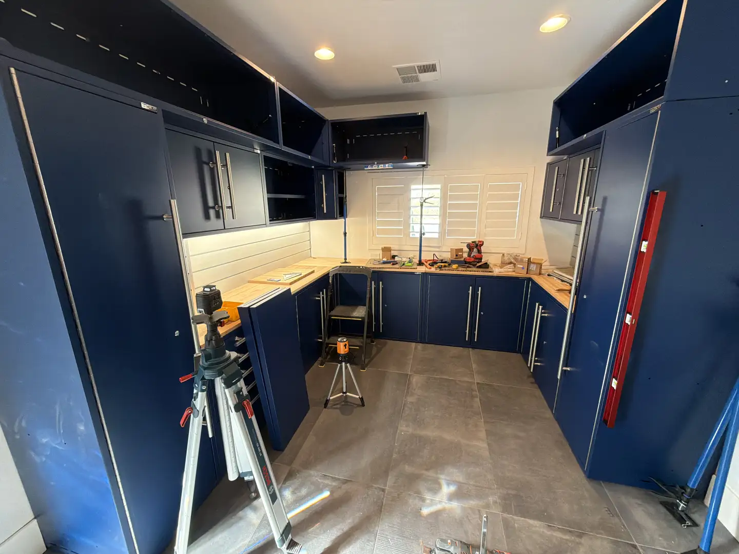 Fountain Hills Garage: Dual Space Organization & Man Cave