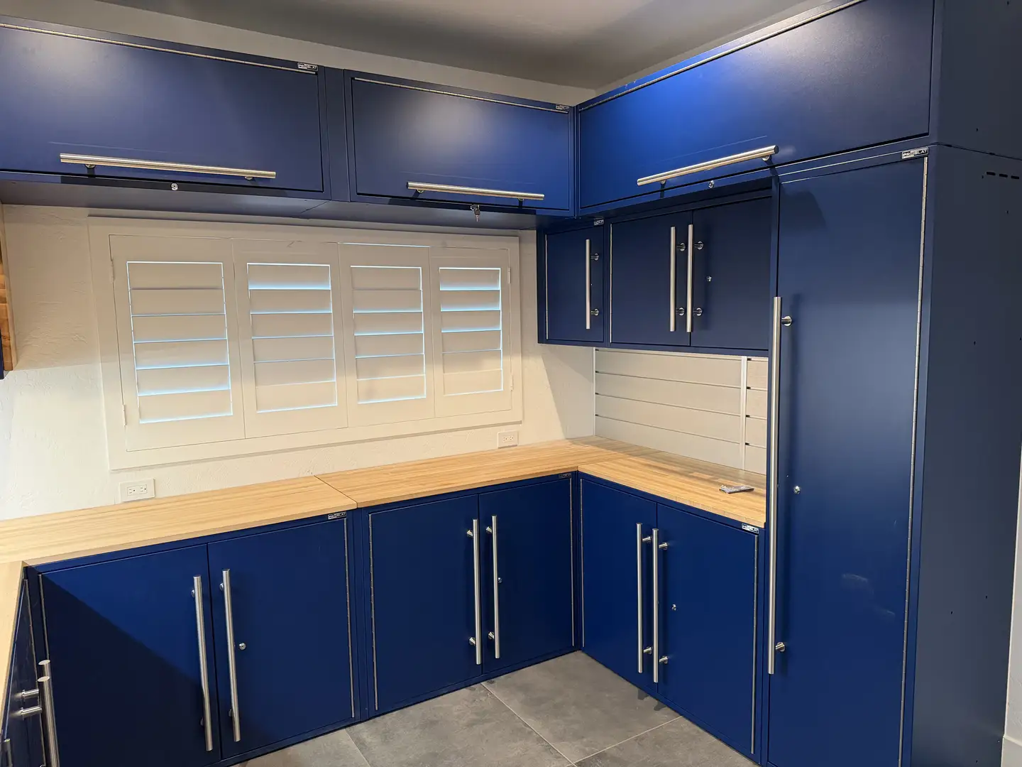 Fountain Hills Garage: Dual Space Organization & Man Cave