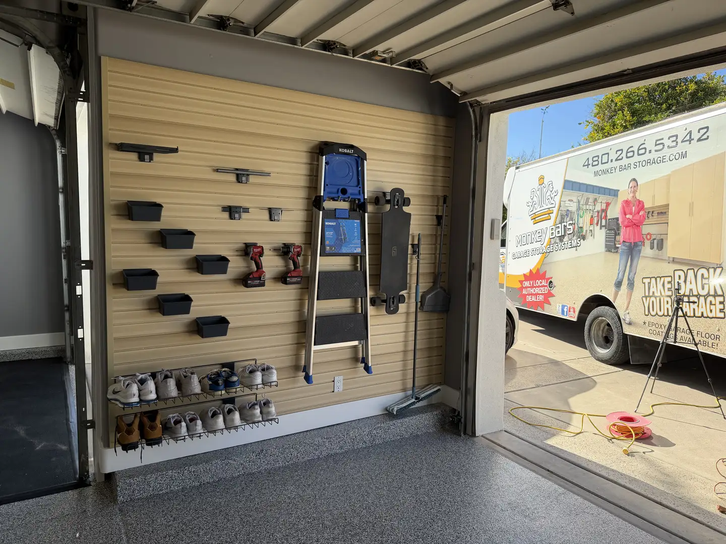 Mesa Garage: Fitness Studio & Storage Solution