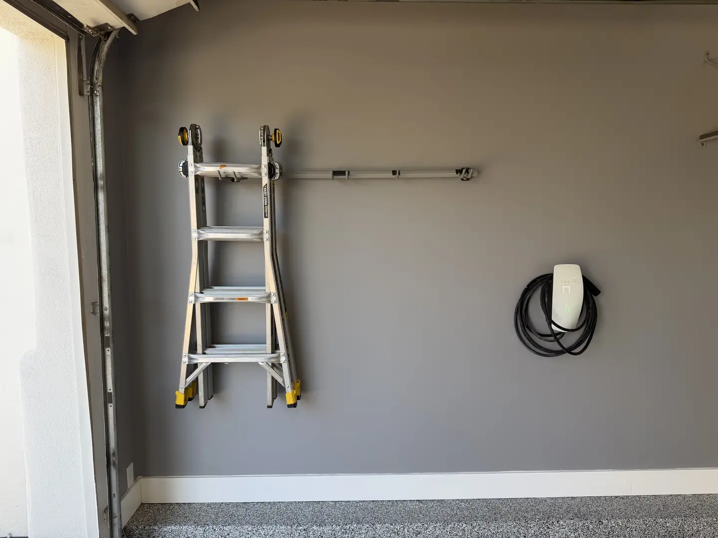 Mesa Garage: Fitness Studio & Storage Solution