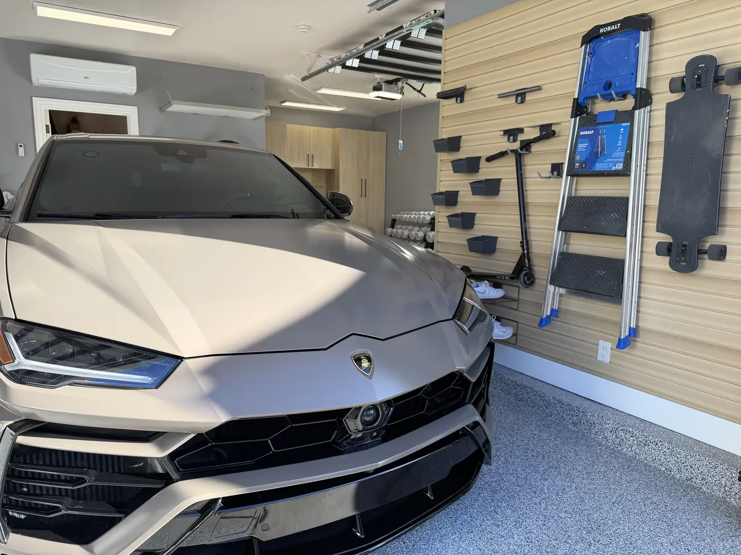 Mesa Garage: Fitness Studio & Storage Solution