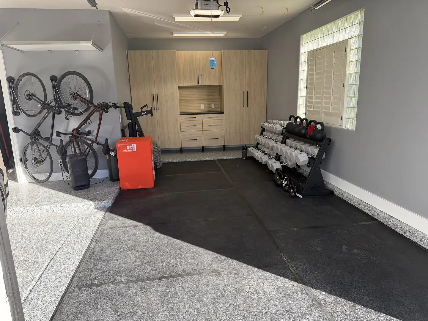 Mesa Garage: Fitness Studio & Storage Solution